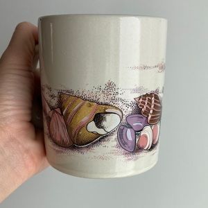 Vintage pastel 80s seashell mug